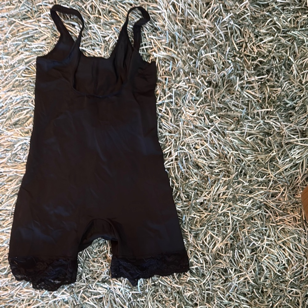 Women's Shapewear Bodysuit, sz L